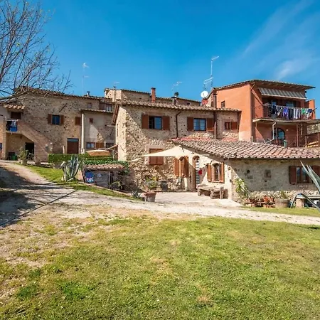 With Jacuzzi And Views Of The Tuscan Hills